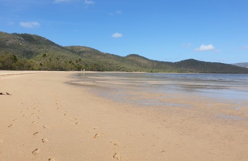 Cape Gloucester Casa | UNIT 2.Located in a secluded pristine setting with fishing, crabbing at doorstep