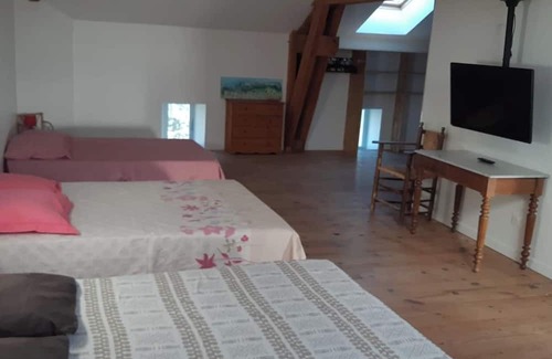Montlaur-en-Diois Casa | Homerez - Big house for 21 ppl. with garden and terrace at Montlaur-en-Diois