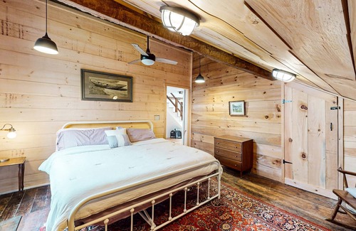 South Bristol Casa | Tranquil Riverfront Homes with Rustic Charm and Modern Comforts