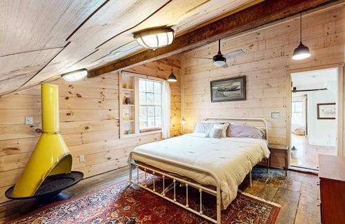 South Bristol Casa | Tranquil Riverfront Homes with Rustic Charm and Modern Comforts