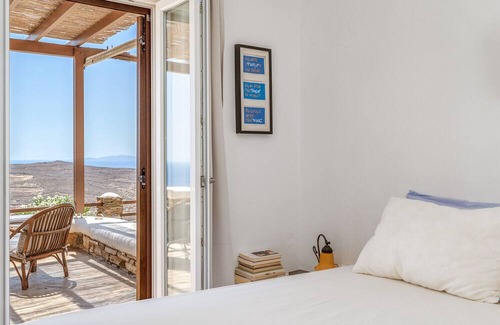 Agios Ioannis Casa | Holiday Home 'Aegean'stop View' with Sea View, Private Garden and Wi-Fi