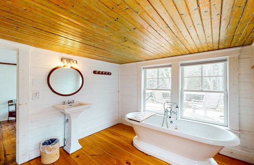 South Bristol Casa | Rustic Cabin with Serene Family-Friendly Amenities