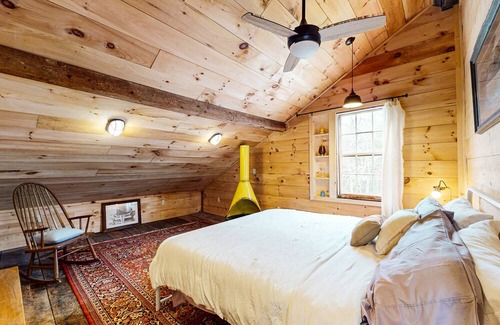 South Bristol Casa | Rustic Cabin with Serene Family-Friendly Amenities
