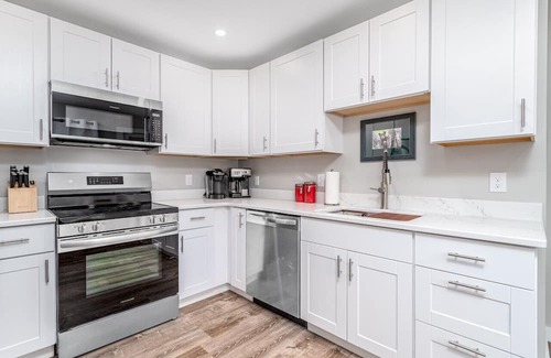 Silver Lake Casa | Pet-Friendly: Newly Built 2-BR Home with hot tub & patio