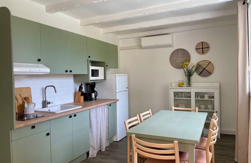 La Roque-sur-Pernes Casa | Authentic stone house in the heart of Provence.