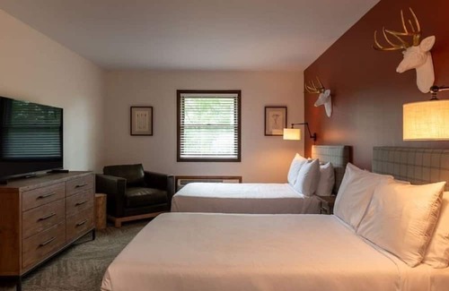 Schroon Lake Casa | Scenic Lodge Retreat Located at Schroon Lake | Outdoor Firepits and Pool