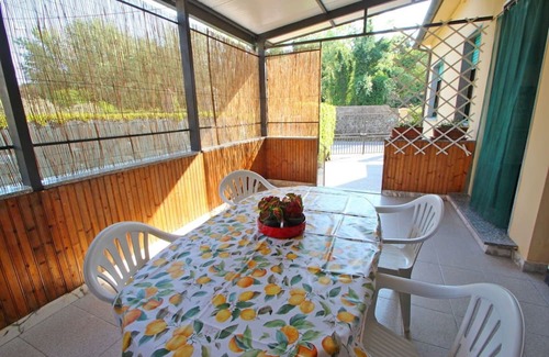 Marina di Massa Casa | Beautiful private villa with WIFI, A/C, TV, terrace, pets allowed, parking, close to Forte Dei Marmi
