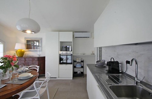 Castelnuovo Magra Villa | Wonderful private villa with WIFI, A/C, TV, terrace, pets allowed and parking, close to La Spezia