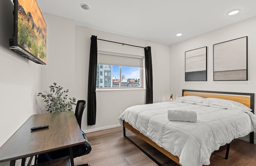Spruce Hill Apartamento | 5 Minutes to Center City! Entire 3 Bed 3 Bath Apartment!