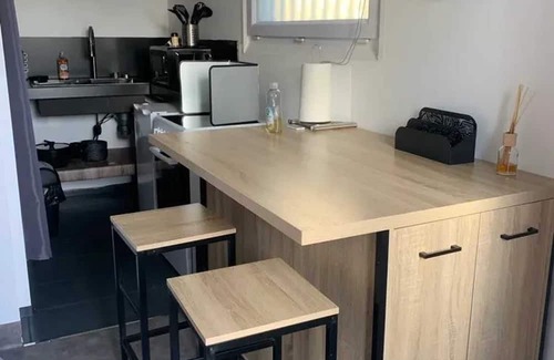 Ploermel Apartamento | Homerez - Nice studio for 2 ppl. with terrace at Ploërmel