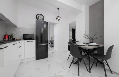 Muranow Apartamento | Elegant Apartment in Warsaw by Renters