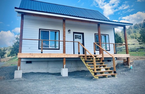 Dairy Cabina | Cabin offering privacy and a view of Mt. Shasta.
