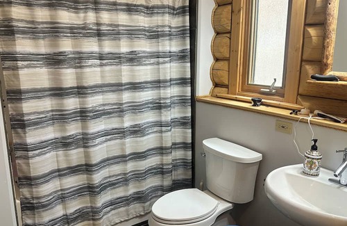 East Kootenay Cabina | Cozy & Quiet cabin for a family