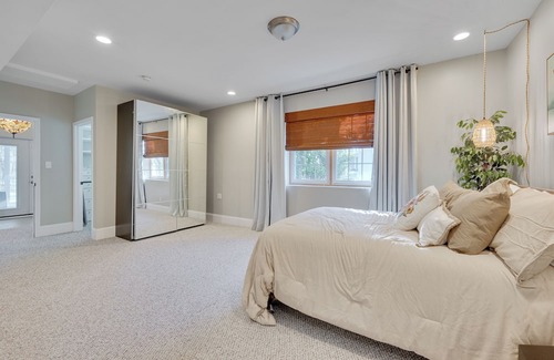 Cary Casa | Suite in Cary with sunroom!