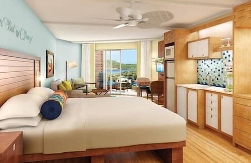 Red Hook Complejo | 2 Wyndham Margaritaville Beachfront Resort and Club!