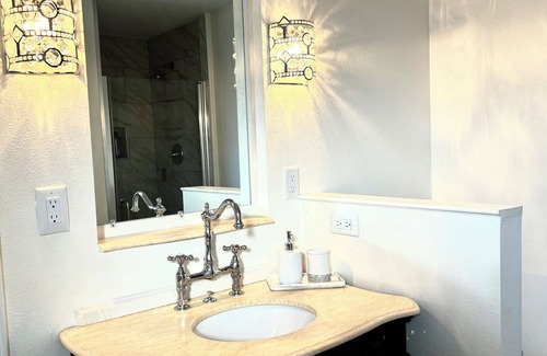 Gulf Breeze Casa | Retreat, Home in Gulf Breeze , FL