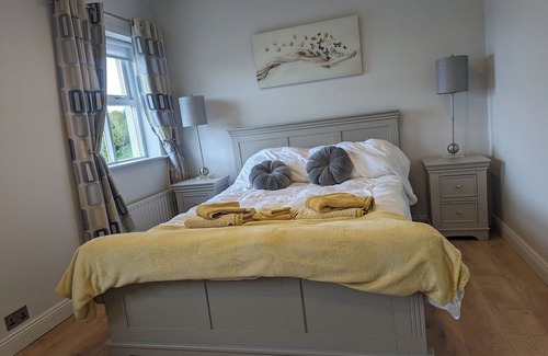 Westport Cabaña | Stunning Town house located in the heart of Westport Quay
