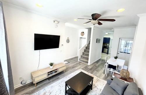 Spruce Hill Casa | CHOP Room convenience