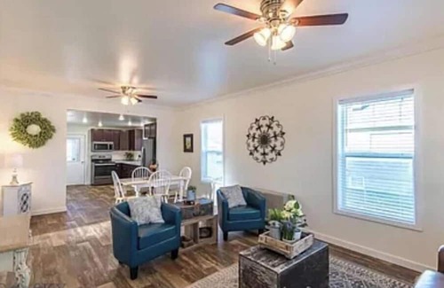 Townsend Casa | Fishing Cottage- 10 minutes to Canyon Ferry Lake. Family and Pet Friendly