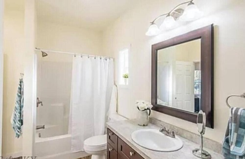 Townsend Casa | Fishing Cottage- 10 minutes to Canyon Ferry Lake. Family and Pet Friendly