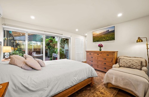Pottstown Casa | Secluded botanical Oasis