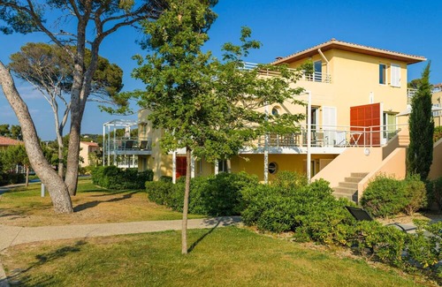 Le Brusc Apartamento | Nice Apartment With Sleeping Cabin in the Provence