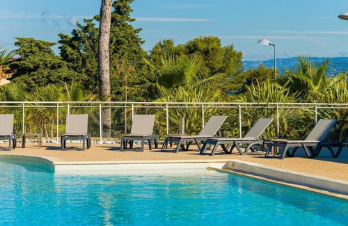 Le Brusc Apartamento | Nice Apartment With Sleeping Cabin in the Provence