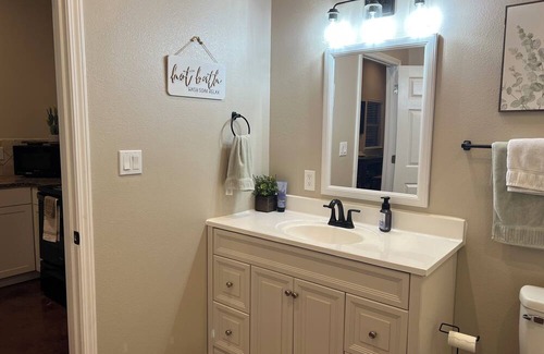 Woodway Otro | Guesthouse in Waco