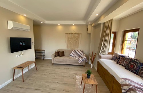 Ancient Side Apartamento | Located near the east coast of Side peninsula, close to many key locations.