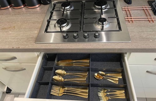 Dagenham Casa | The Platform - 2 Bed House + Free Parking