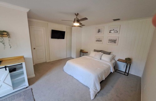 Golden Glades - The Woods Apartamento | Comfortable retreat very centrally located in a quiet Neighborhood