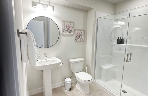 Oakville Casa | Spacious Newly Built 4BR Townhouse in Oakville
