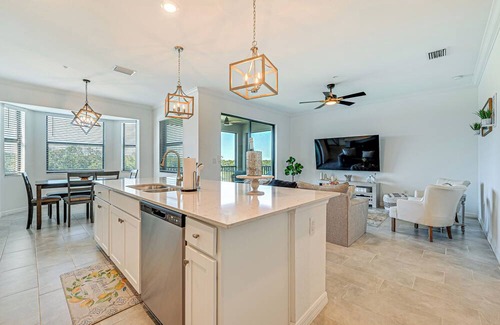 Lakewood Ranch Condominio | Bradenton Condo on Golf Course: Steps to Pool!