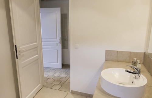 Colonzelle Cabaña | Cottage 'Voûte' with Shared Pool, Shared Terrace and Wi-Fi