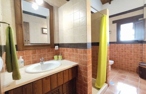Casabermeja Casa | Holiday Home 'Country House' with Mountain View, Wi-Fi and Air Conditioning
