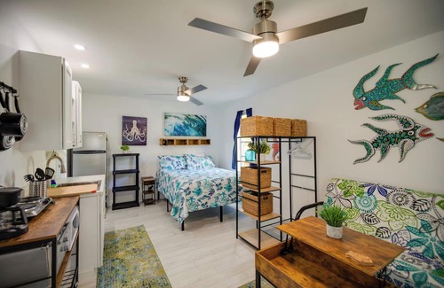 North Fort Myers Apartamento | Tropical North Fort Myers Studio w/ Pool Access!