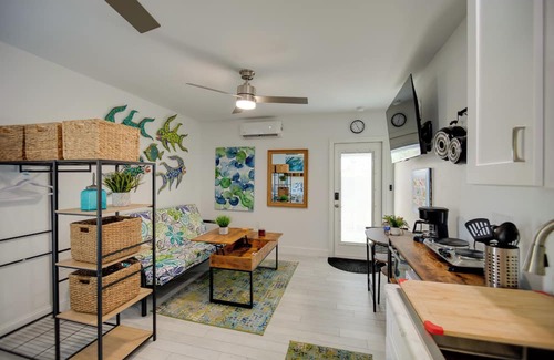 North Fort Myers Apartamento | Tropical North Fort Myers Studio w/ Pool Access!