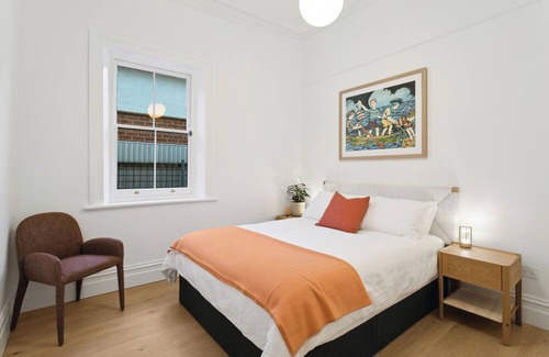 Parkside Cabaña | Urban Oasis: Luxurious 2 bedroom cottage close to the CBD