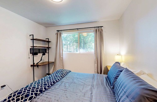 Anacortes Casa | Charming, ocean view retreat with washer/dryer & private beach access
