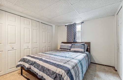 Crystal Apartamento | Cozy 1BR Basement, Near Hospital with Free Parking