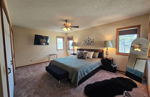 Elizabeth Casa | The Willow Zen Sanctuary with your personal Sauna/shower & jetted tub!