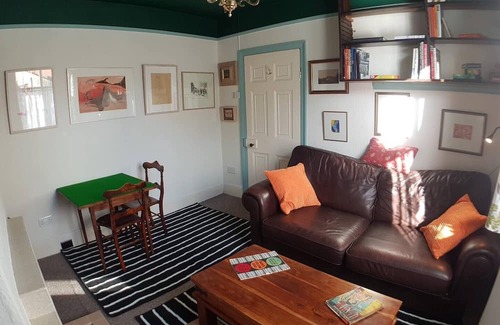 Ottery St Mary Casa | Cosy Devon Town House and Garden with BBQ