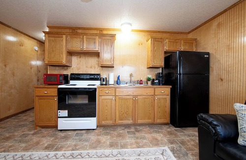 Intracoastal City Condominio | Family Escape: Cozy Condos by Water - Fish & Relax