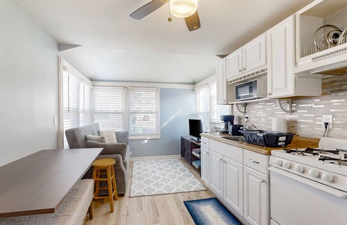 North Wildwood Cabaña | Charming single-level escape with shared patio, grill, full kitchen, & AC