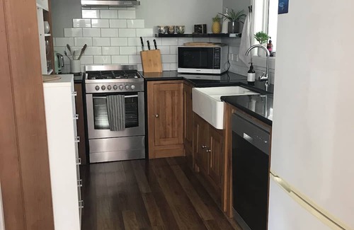 Milton Cabaña | Short Walk to Milton Village | Cosy and Quiet | Dogs Welcome
