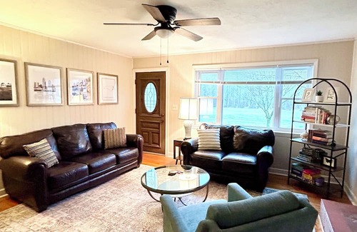 Millers Creek Casa | Sunshine Cottage ~ River Access ~ 10 min from Blue Ridge Parkway ~ Pet Friendly