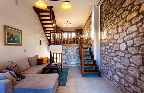 Paralio Astros Casa | Beachfront Astros Villa - Dukes Seaside Haven