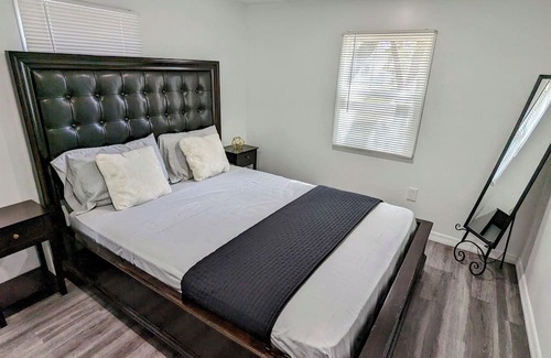 Leesburg Casa | WOW Modern & Cozy unit!! w/Private Entrance!