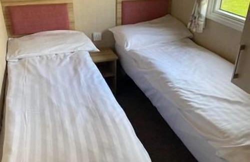 Tunstall Chalet De Esquí | Budget 3-Bed Caravan in Tunstall, Hull