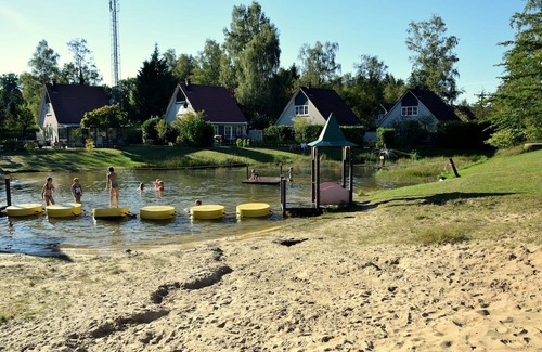 Hellendoorn Casa | Holiday home with conservatory, near Hellendoorn